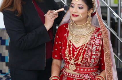 D Divine Unisex Salon